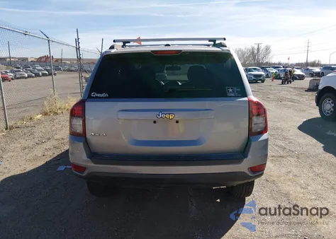 2016 Jeep Compass Sport z USA, uszkodzony, nr VIN 1C4NJDBB4GD756023